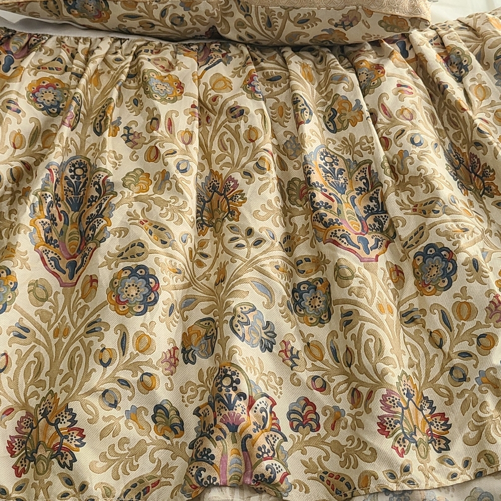 Ralph Lauren bed skirt and pillow